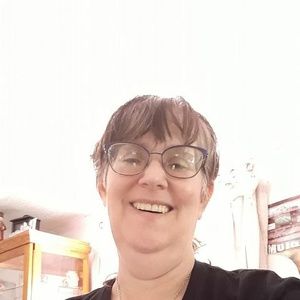 Meet your Posher, Angela